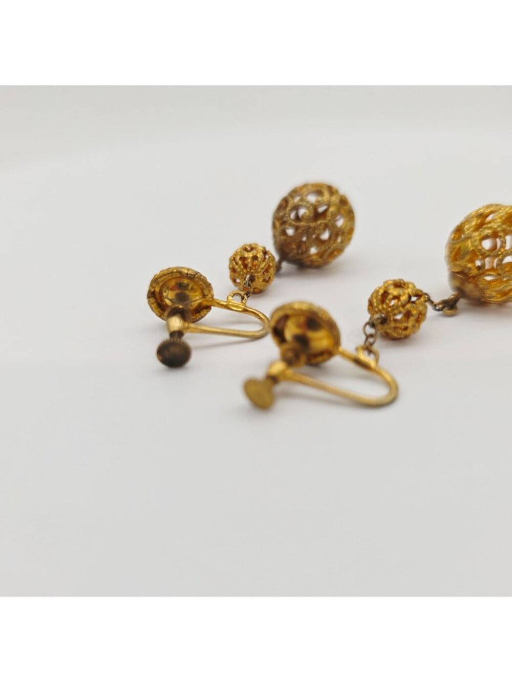 Vintage Gold-Tone Filigree Ball Drop Clip-On Earrings Statement Jewelry 2" - Picture 4 of 4